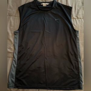Mens Nike cut-off shirt- large